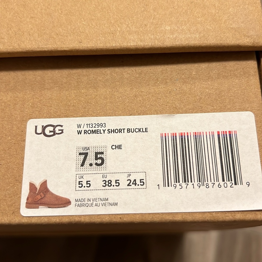 🔥🔥UGG Romely Short Buckle Boot - Picture 7 of 15